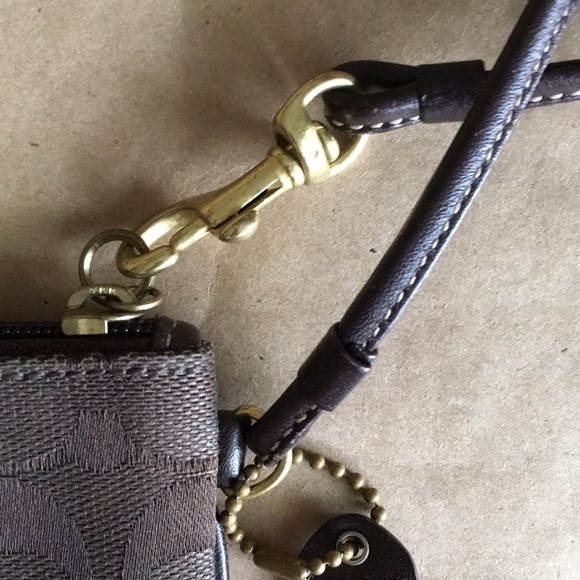 Coach wristlet - Picture 3 of 8